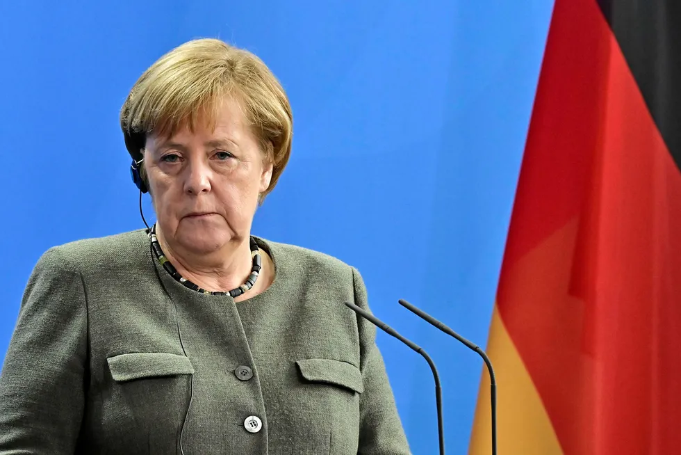 Angela Merkel er sjokkert over den amerikanske presidentens trusler om ekstratoll på tyske biler.