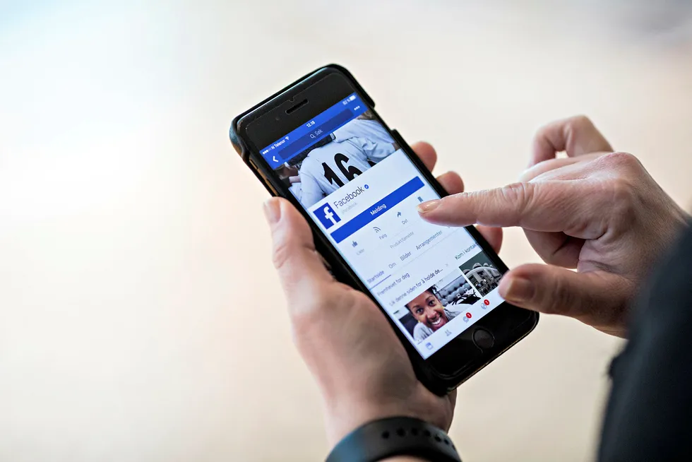 Facebook varsler store endringer i nyhetsstrømmen. Foto: Aleksander Nordahl