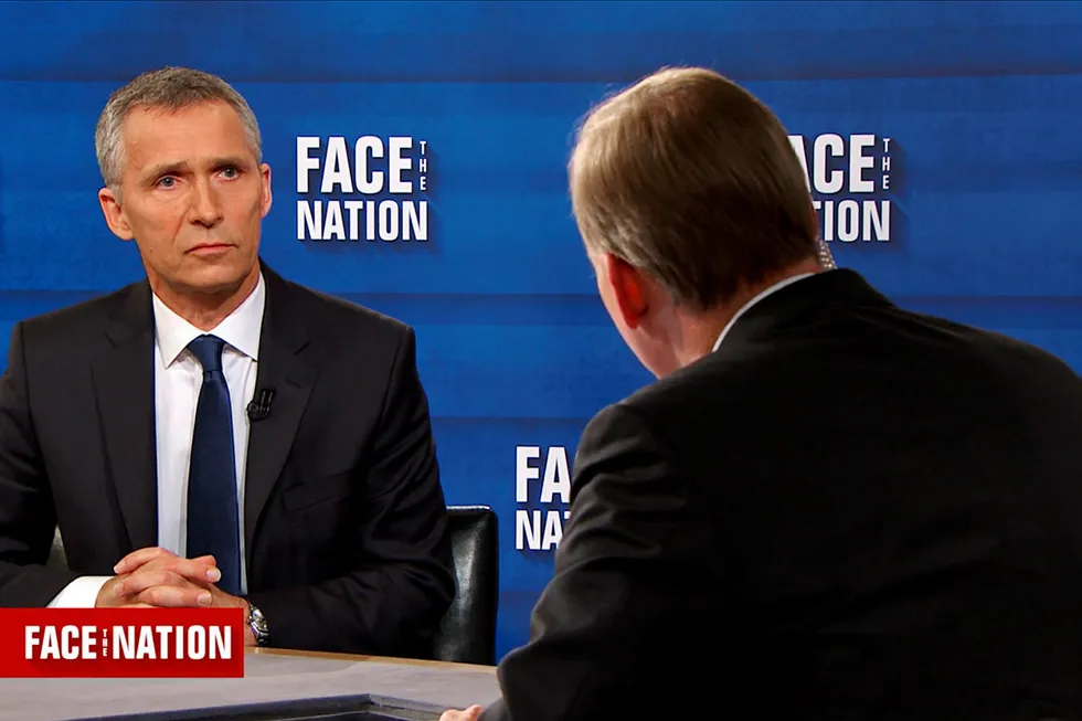 Natos generalsekretær Jens Stoltenberg stilte på CBS-programmet «Face the Nation» i helgen for å forsikre om at alt går fint i Nato. Foto: Skjermdump fra CBS