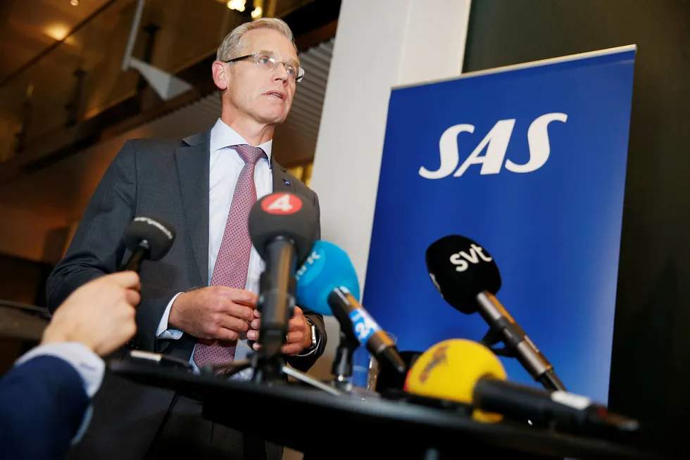 SAS-sjef Rickard Gustafson holdt pressekonferanse i Stockholm sent torsdag kveld.