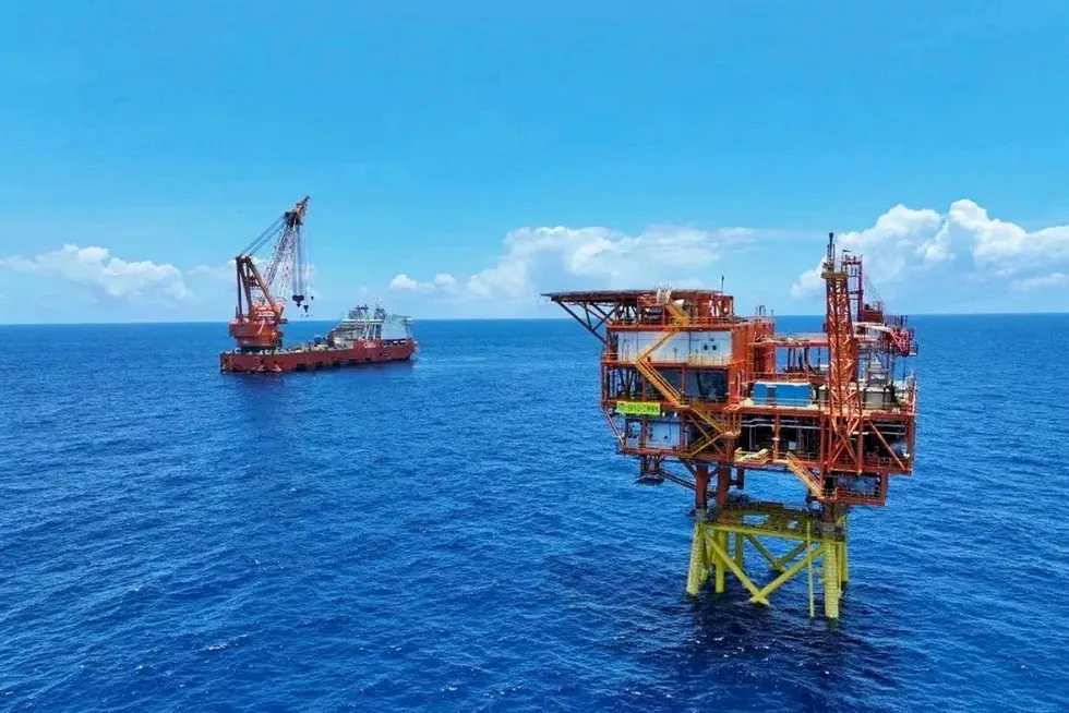 On line: CNOOC Ltd has produced first oil at the Enping field in the South China sea.