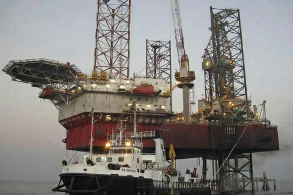Malaysian contract: the jack-up Aban 8