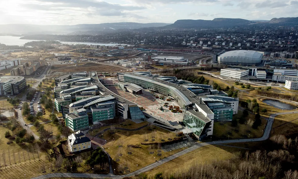 Telenors hovedkontor på Fornebu består av 198.000 kvadratmeter bygningsmasse og kostet 4,2 milliarder å bygge.