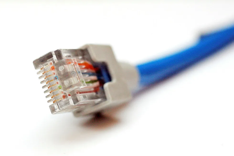 Regjeringen vil ha nye regler som gjør det enklere og billigere å bygge ut bredbånd. Foto: Håkon Mosvold Larsen / NTB Scanpix