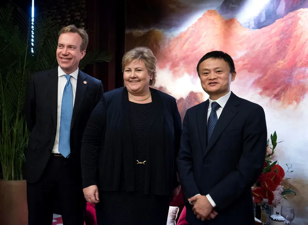 Statsminister Erna Solberg traff den kinesiske milliardæren og Ali Baba-gründeren Jack Ma i 2017 sammen med daværende minister Børge Brende.