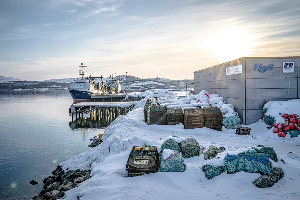 Henriksen Shipping Service i Kirkenes tilbyr skipsservice til russiske båter i Kirkenes. Foreløpig er ikke denne sektoren underlagt sanksjoner.