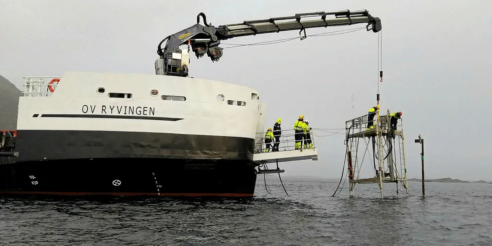 OPPDRAG: Nye «Ryvingen» ble overlevert til Kystverket i desember i fjor. Her er den i gang med første oppdrag på batteri.