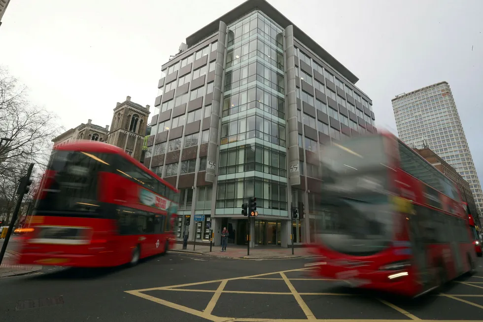 Cambridge Analytica holder til i denne bygningen i London. Foto: Hannah McKay/Reuters
