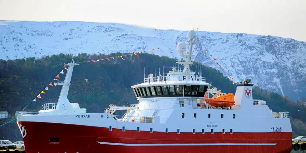 SPLITTNY: Veidar-rederiets nye autoline/garnbåt «Veidar» er klar for prøvefiske. Her i Ålesund.Foto: Fridgeir Walderhaug