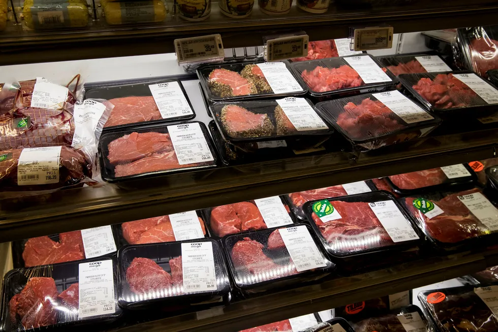 Ingen fare for tomme kjøttdisker i dagligvarebutikkene etter at partene i kjøttindustrien kom til enighet i meglingen natt til onsdag.