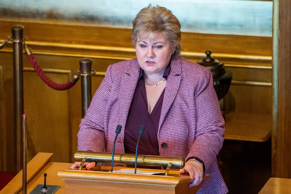 Statsminister Erna Solberg (H) under redegjørelsen om koronasituasjonen i Stortinget