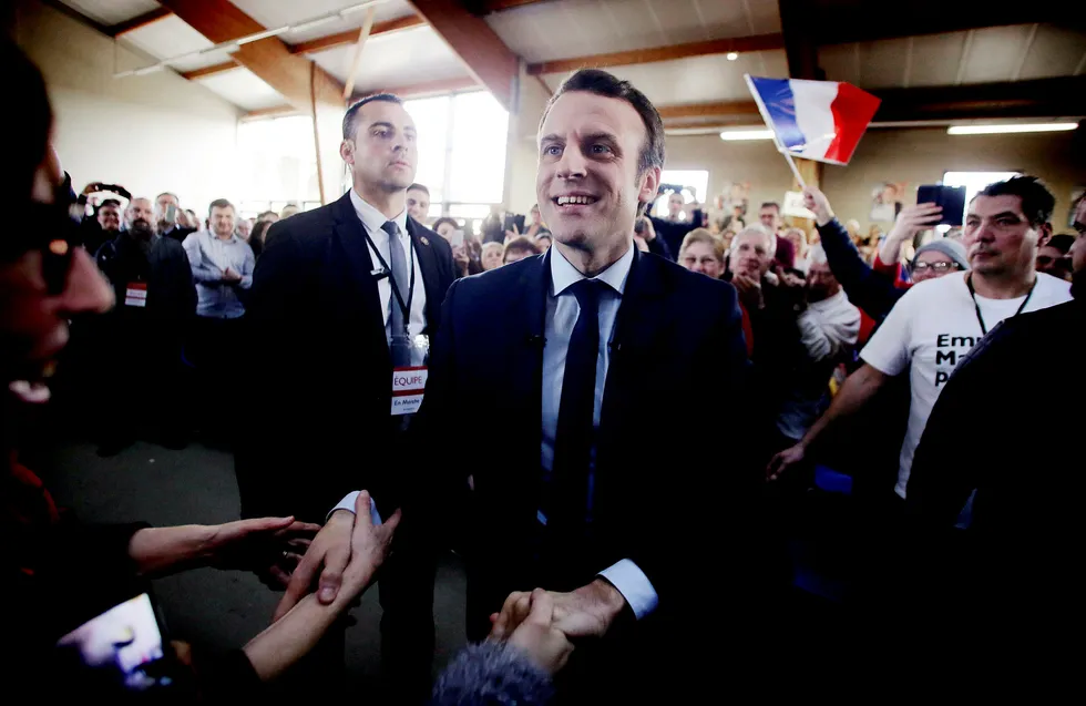 Fra 2014 til 2016 var Emmanuel Macron næringsminister for det franske sosialistpartiet. Nå er han presidentkandidat for uavhengige «En Marché!». Foto: Pascal Lachenaud/AFP/NTB Scanpix