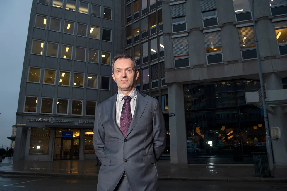 Folketrygdfondsjef Kjetil Houg har mistet et viktig ess i oppkjøpskampen om Bank Norwegian.