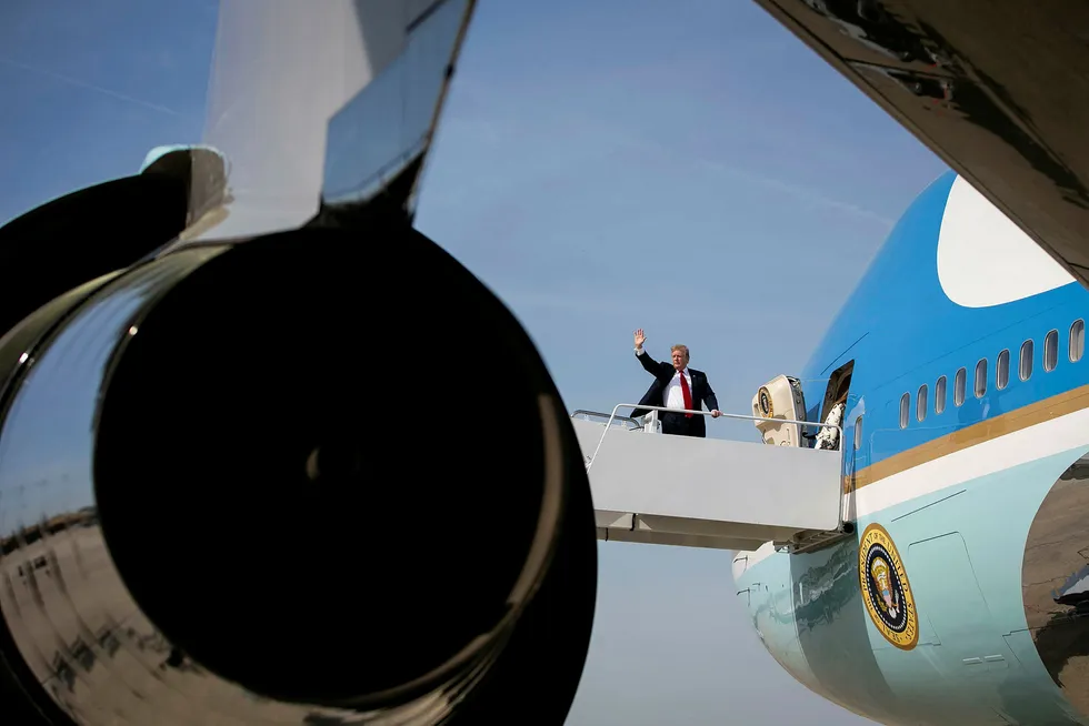 President Donald Trump reiste før påske til Mar-a-Lago i Florida, men benyttet senere ferien til å stramme inn sanksjonene mot Iran.