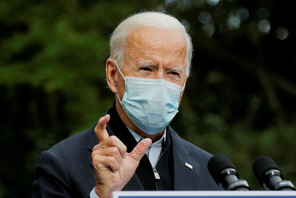 Hvis Joe Biden vinner presidentvalget i USA, overtar han styringen i et land som ikke har styr på koronaviruset.