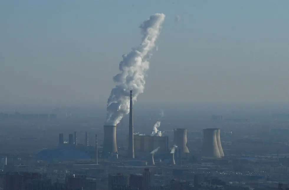 Lower emissions growth: power plant on the outskirts of Beijing