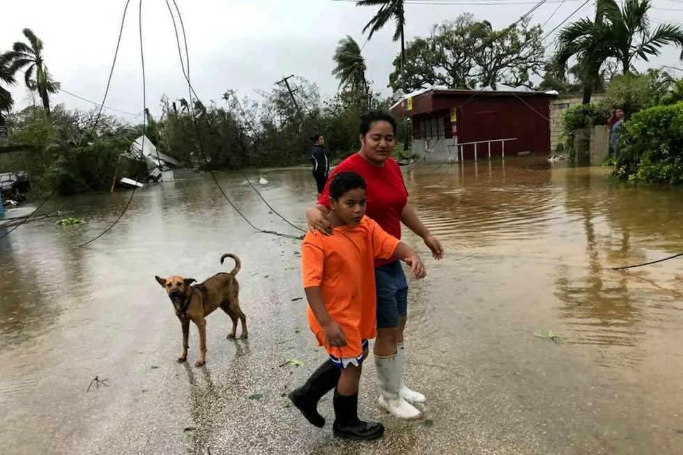 Ødeleggelsene er store i øystaten Tonga etter orkanen Gita, her fra hovedstaden Nukualofa. Foto: Facebook Noazky Langi/via Reuters/NTB Scanpix