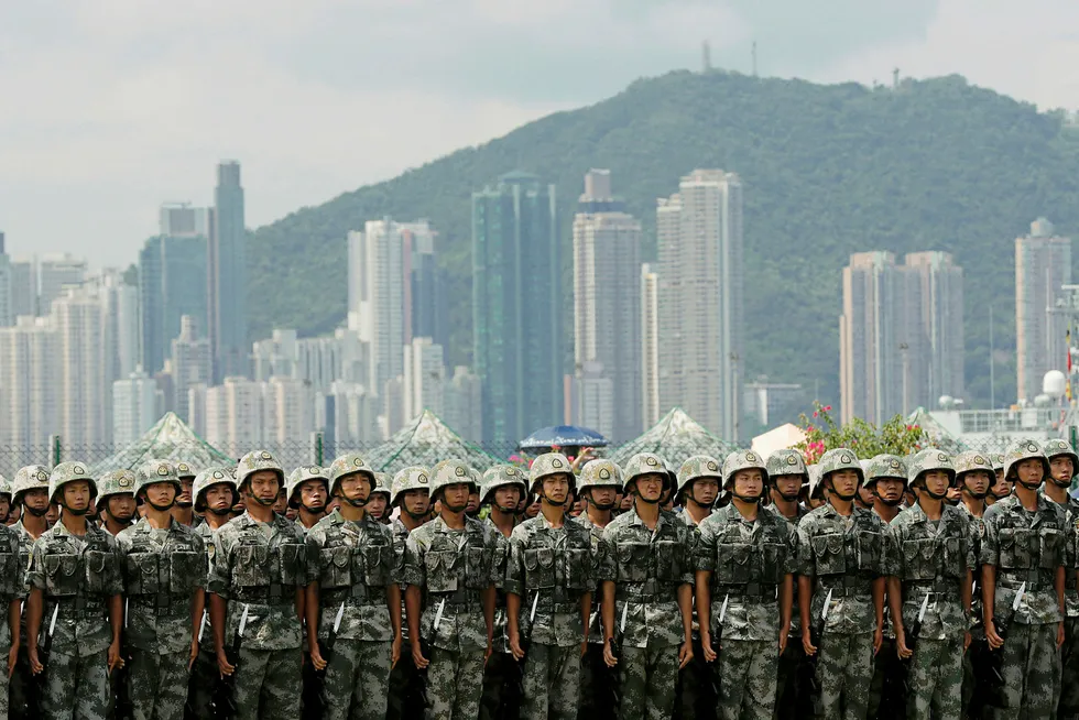Donald Trump mener det er hans fortjeneste at disse soldatene ikke har utradert demonstrantene i Hongkong.