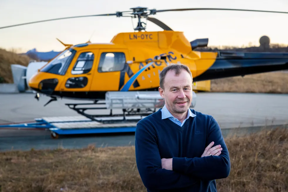 – Jeg var utdannet byggmester og jobbet som byggeleder i 15 år før jeg tok steget, sier Audun Bækø, som i dag er eneeier og daglig leder i Arctic Aviation.