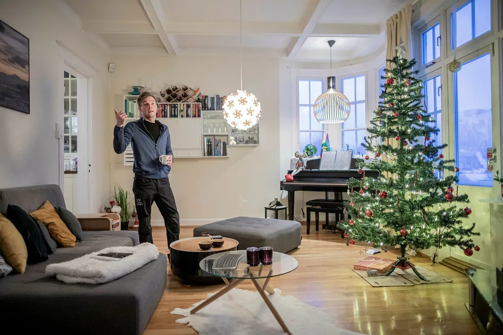 Joachim Marthinsen Giæver leier ut huset sitt på Airbnb til 10.000 kroner per døgn. Nå har han startet egen bedrift som leier ut 20 boliger i Tromsø via Airbnb.