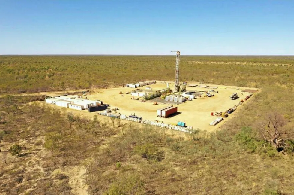 Canning basin probe: the NGD 405 rig on location at the Adoxa-1 well