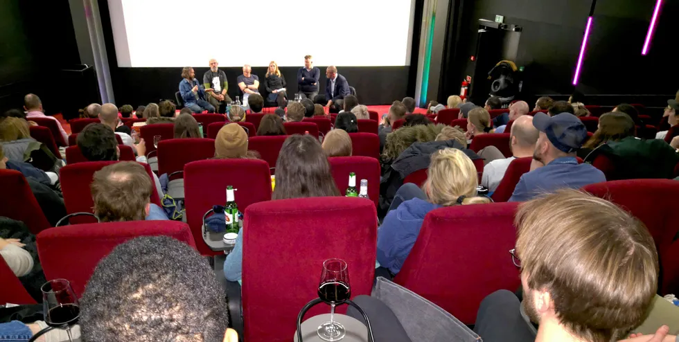 Fremvisning av filmen «Artifishal» på Vika Kino – med påfølgende panel-samtale.