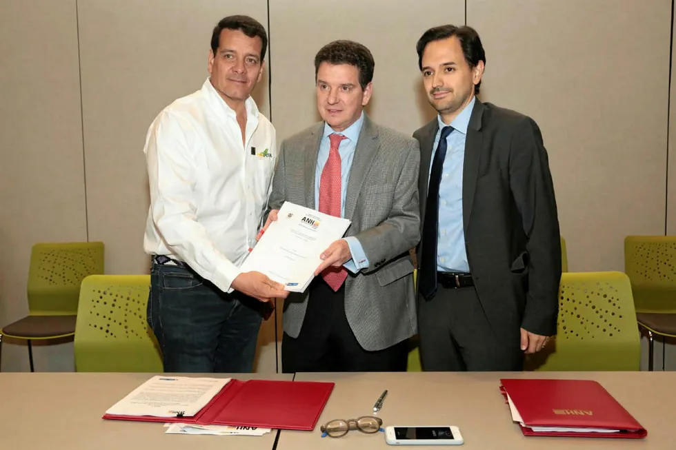 Offshore: Ecopetrol President Felipe Bayon, ANH Director Luis Miguel Morelli, and Deputy Minister of Energy Diego Mesa sign Colombia's first offshore exploration and production contract under revised rules