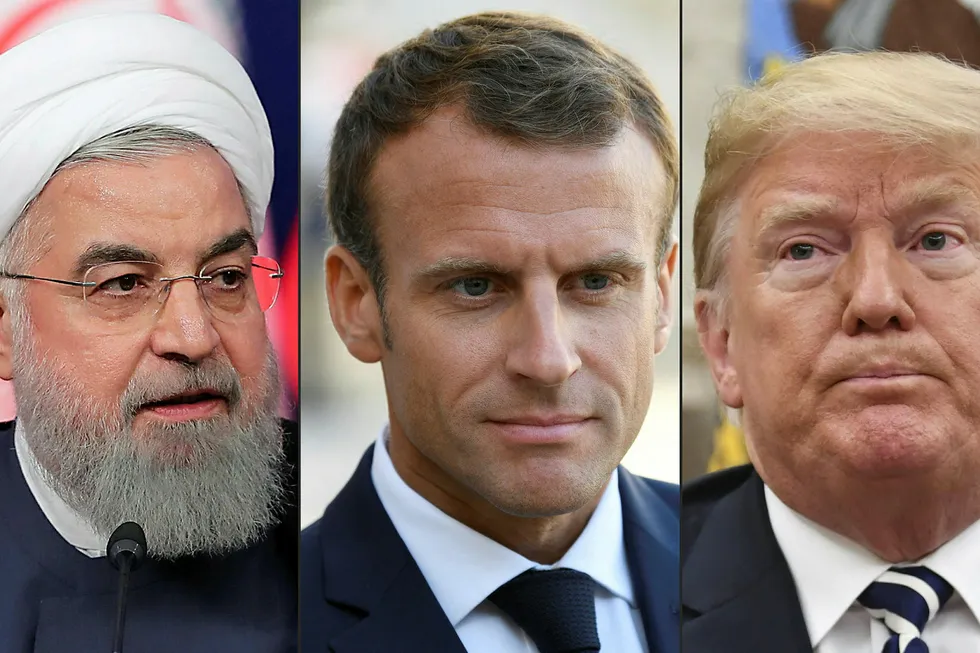 Irans president Hassan Rouhani (t.v.) skal møte frankrikes president Emmanuel Macron, som også skal møte USAs president Donald Trump.