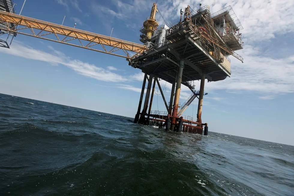 Arkivbilde. Oljerigg i Mexicogulfen. Foto: NTB Scanpix / Gerald Herbert