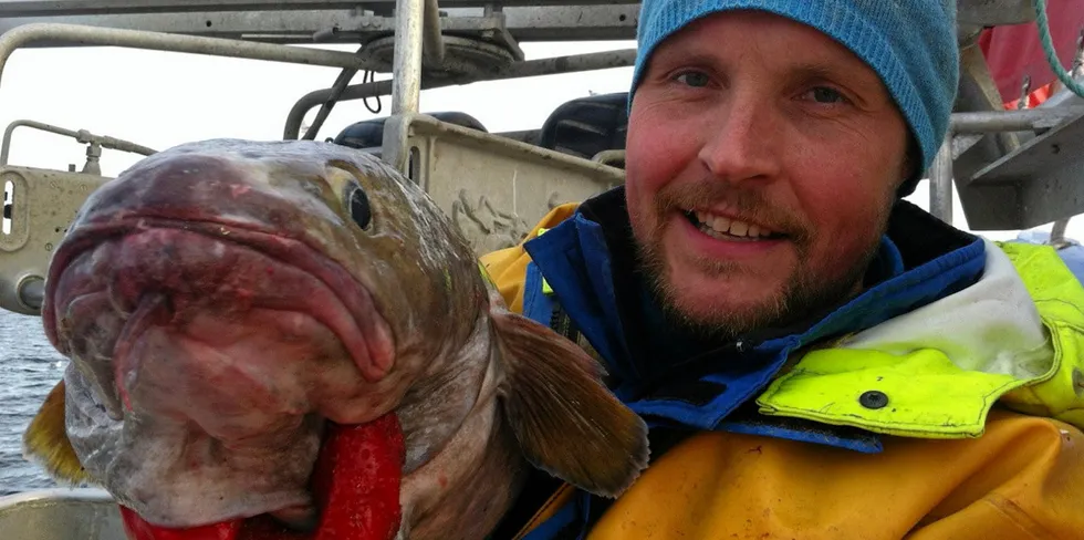 Fisker Børre Johannessen fra Lurøy kommune på Helgeland mener at begrenset tilgjengelighet på sjøareal ikke vil gjøre det mulig med en stor satsing på nye oppdrettsarter.