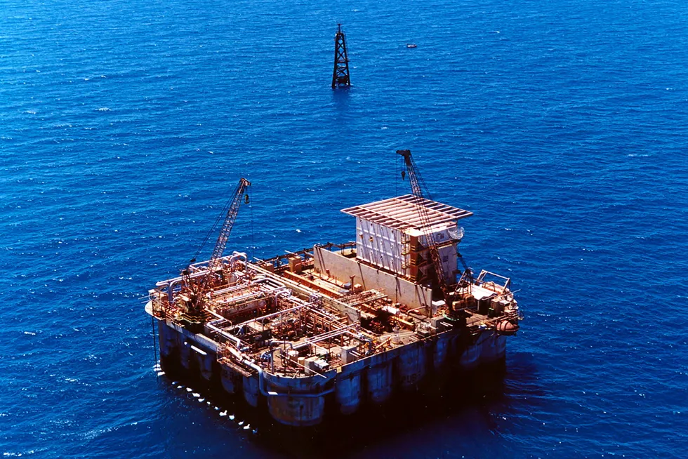 Negotiations: the PUB-3 fixed production platform on the Ubarana shallow-water field in the Potiguar basin offshore Brazil