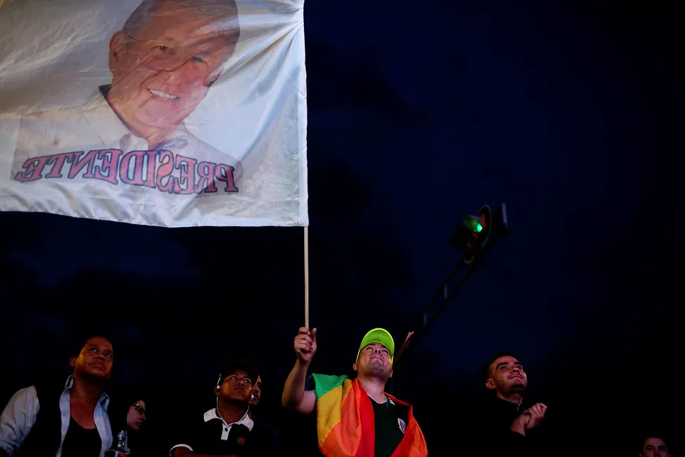 Tilhengere av Andres Manuel Lopez Obrador feirer valgseieren i Mexico. Foto: Alexandre Meneghini/Reuters/NTB Scanpix