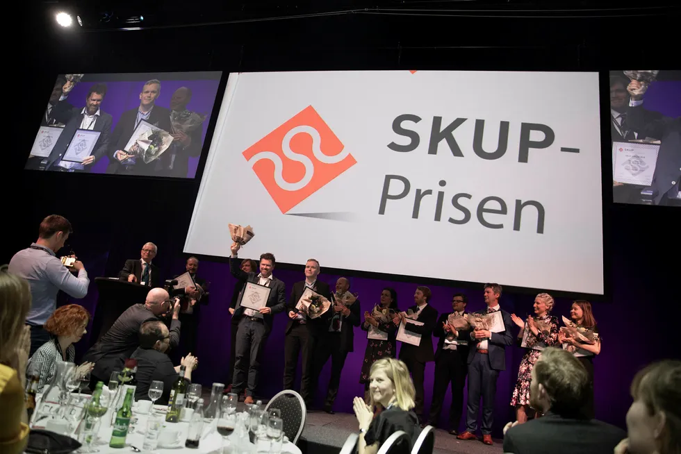 Dagbladet, Dagens Næringsliv og VG har siden 2011 byttet på å vinne SKUP-prisen for fremragende undersøkende journalistikk. Den ferskeste prisen gikk til DN-journalistene Kjetil Sæter og Markus Tobiassen for Tidal-saken.