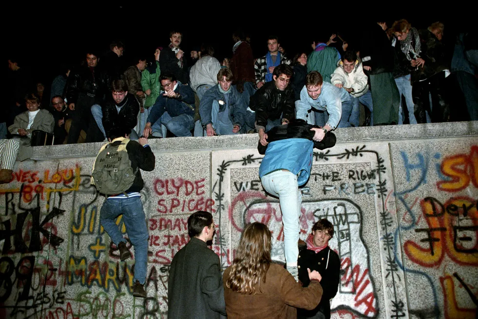 Jeg kommer aldri til å glemme bildene som rullet over TV-skjermene 9. november 1989, skriver artikkelforfatteren om Berlinmurens fall.