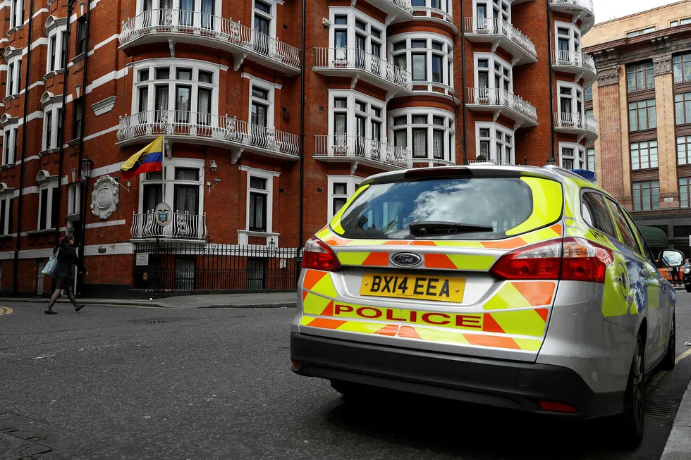 WikiLeaks-grunnlegger Jullian Assange får fortsatt opphold på Ecuadors ambassade i London, men politiet står klar til å arrestere ham hvis han forlater ambassaden. Foto: Peter Nicholls/Reuters/NTB scanpix