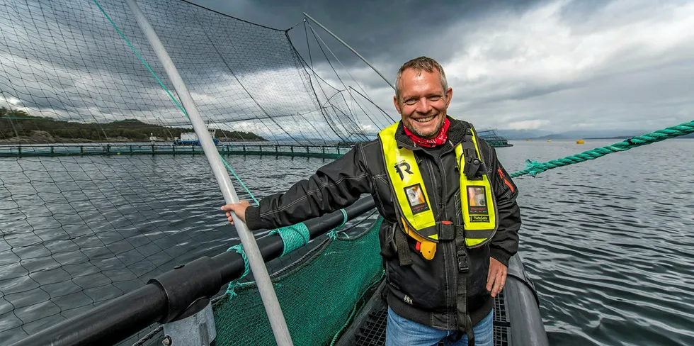 Simon Nesse Økland, utviklingssjef i Bremnes Seashore, kan gjerne smile etter denne ukens store miljøløft.