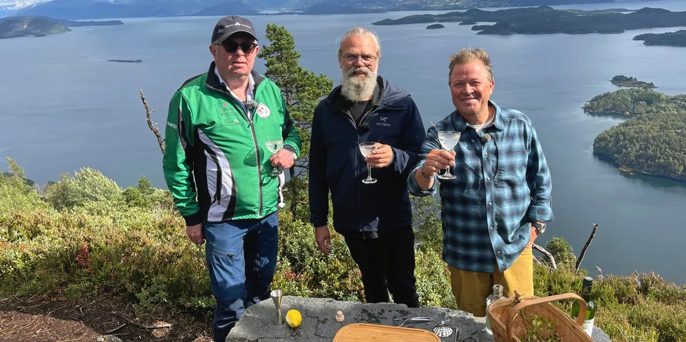 Gerhard Alsaker, Stig Bareksten og Arne Hjeltnes under innspillingen av tv-serien «People of the North»