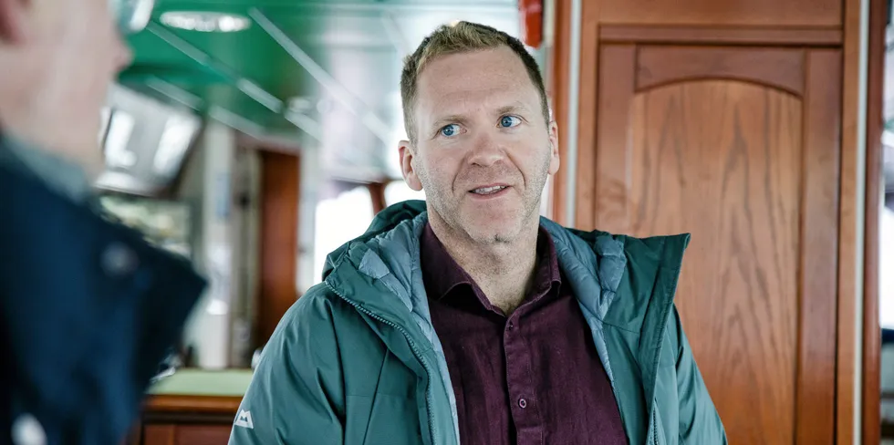 Tommy Torvanger, konsernsjef i fiskerikonsernet Nergård, sier konsernet vil føle seg uønsket i Senja, dersom kommunen stiller seg bak foreslåtte endringer i pliktsystemet.