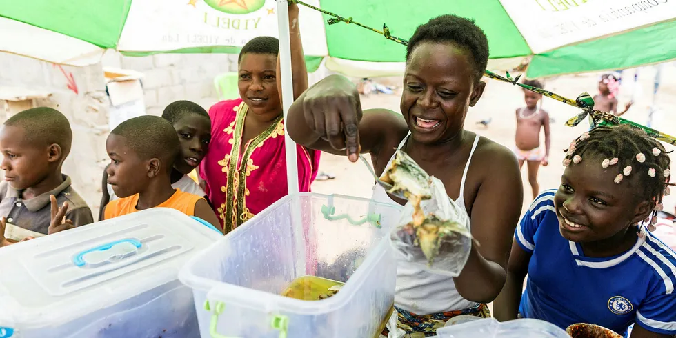 Klippfisk av sei slik den blir solgt i en av mange matboder i utkanten av Luanda, Angola.