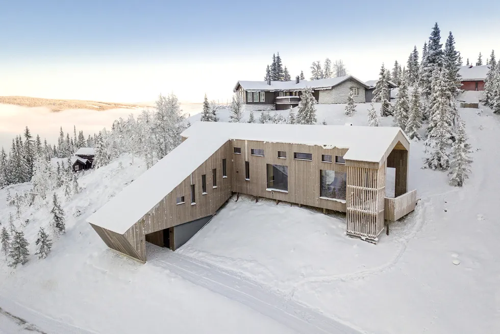 Denne 178 kvadratmeter store hytta som er til salgs på Kvitfjell har hatt 275.000 sidevisninger på Finn.no. Det er rundt ti ganger så mye som vanlig, ifølge megleren.