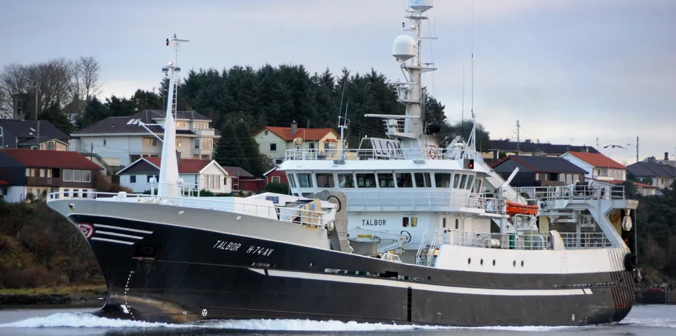 «Talbor» fra Austevoll, her fotografert i Karmsundet, var først på loddefeltet utenfor Finnmark.