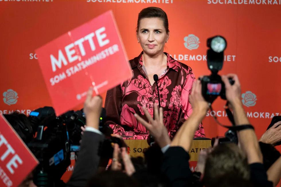 Socialdemokratiets Mette Frederiksen legger om politikken, men beholder makten.