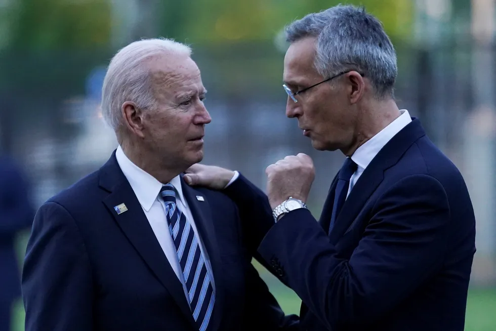 USAs president Joe Biden og Natos generalsekretær Jens Stoltenberg la frem en slutterklæring fra toppmøtet som pekte på en rekke «systemiske utfordringer» fra Kina.