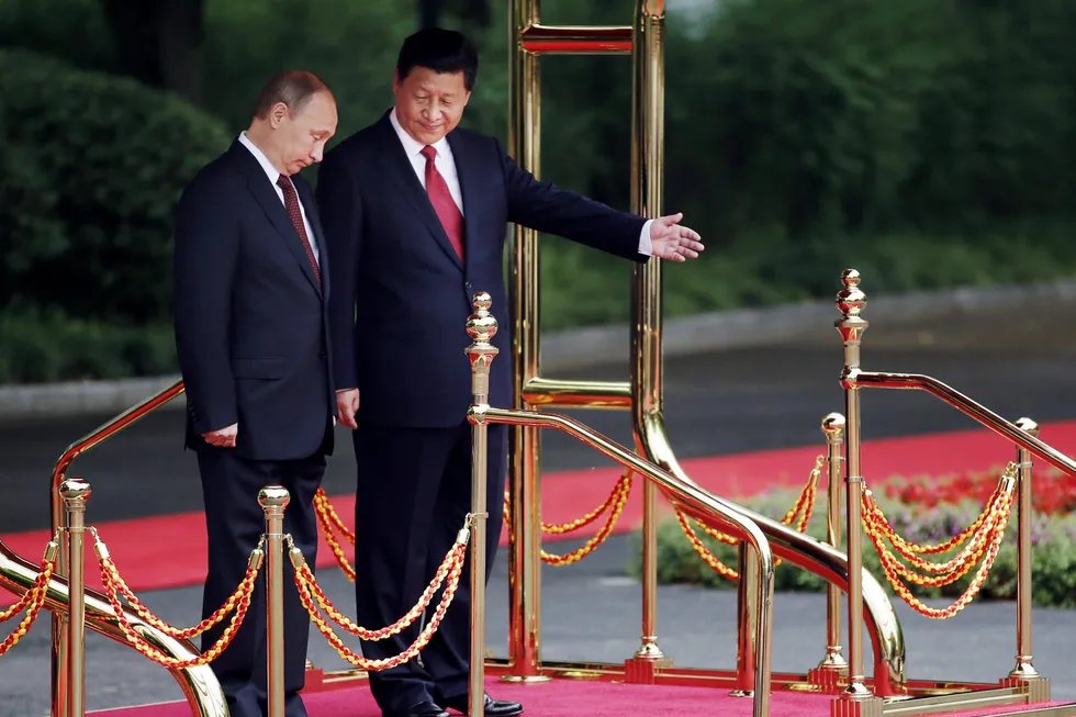 DYR STØTTE. Vladimir Putin fikk støtte for politikken mot Ukraina fra kollega Xi Jinping i Shanghai igår. Til gjengjeld presser nå kineserne på for billigere gass fra Russland. Foto: Carlos Barria, AFP/NTB Scanpix