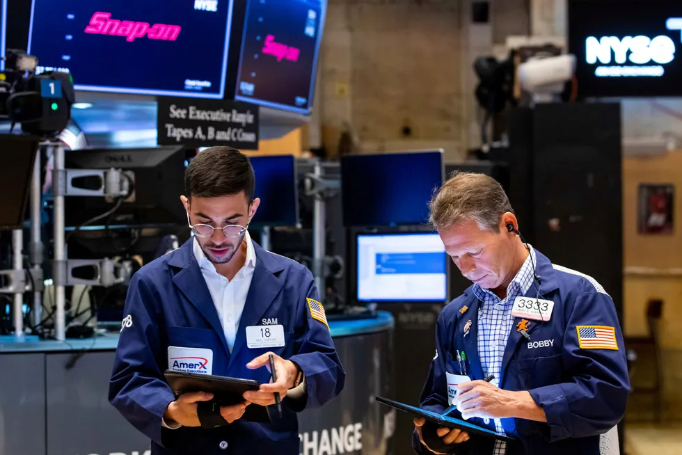 Halvårets siste handelsdag åpner i minus på Wall Street.