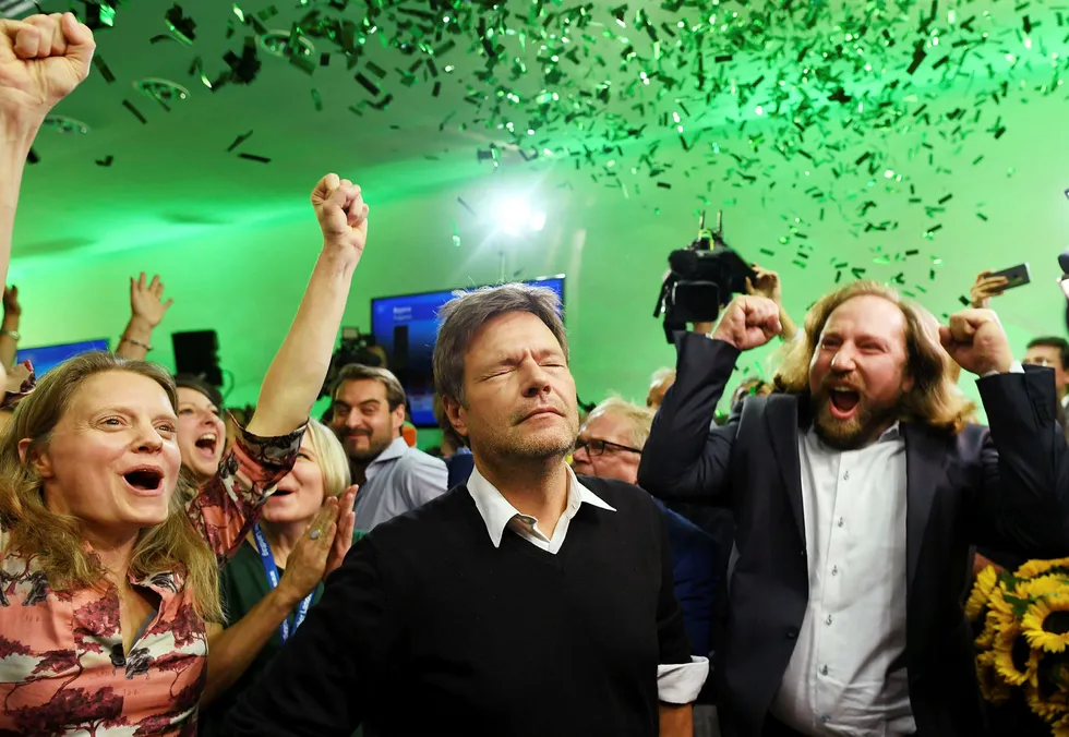 De grønnes leder Robert Habeck (midten) kan bli Tysklands nye ansikt. Her med partikollegaer Anton Hofreiter og Henrike Hahn.