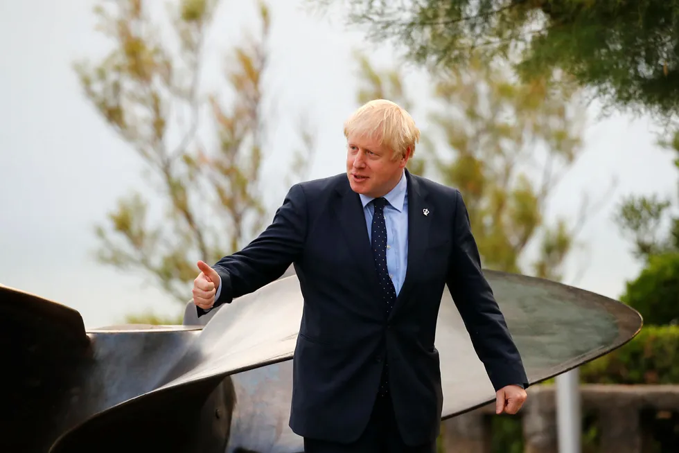 Storbritannias statsminister Boris Johnson i Biarritz i Frankrike i forbindelse med G7-møtet. Ifølge den britiske avisen Observer har Johnson bedt om juridisk rådgivning for å finne ut om det er mulig å stenge Parlamentet før brexit. Foto: AP / NTB scanpix