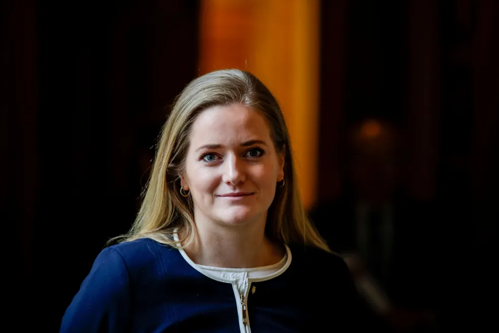 EØS-avtalen påførte Norge i fjor et handelsunderskudd på 165 milliarder kroner, mener Senterpartiets Emilie Enger Mehl