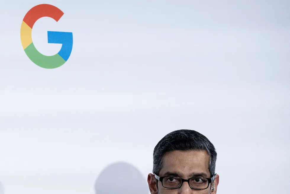 Alphabet-sjef Sundar Pichai kan konstatere at selskapet har steget over 30 prosent på børs hittil i år