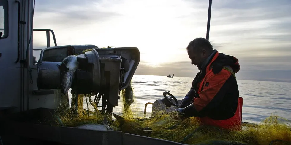 Ole Bakken (44) fra Frøya er på Lofotfiske med sjarken Meholm. Nå skal de minste få mulighet til strukturering.